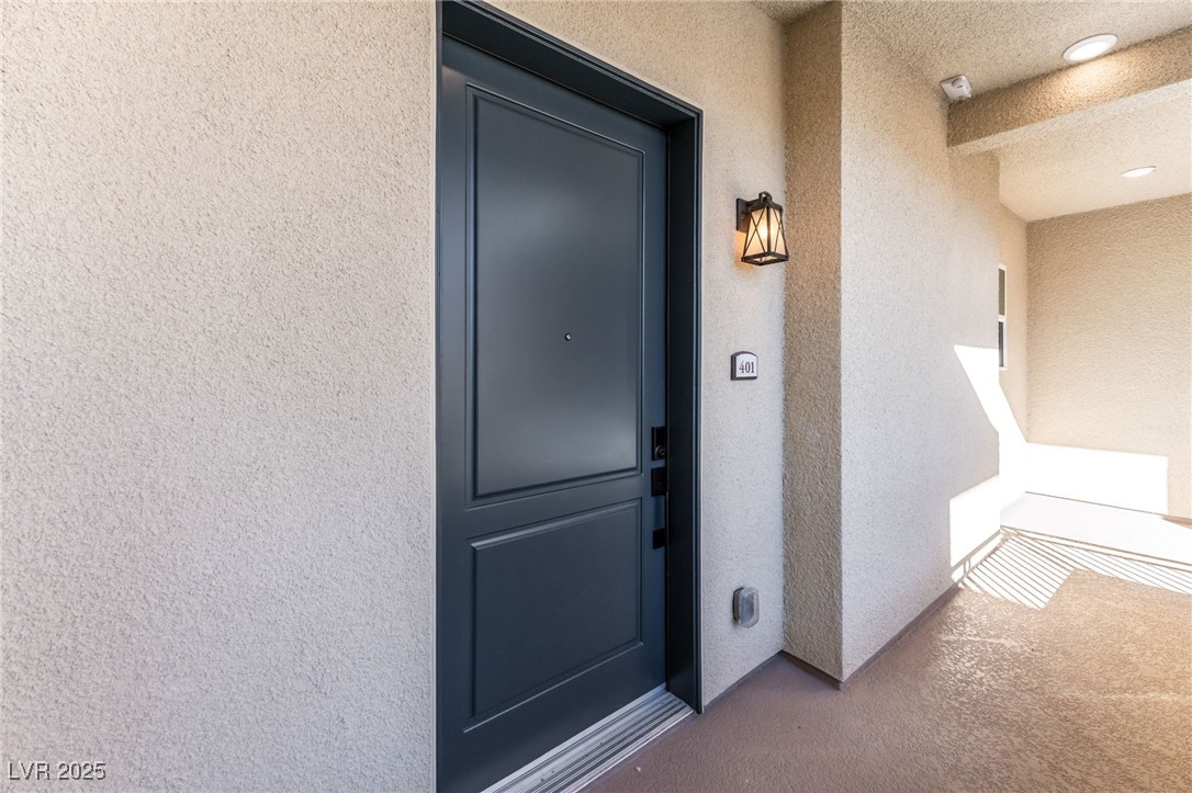 9132 Las Manaitas Avenue 401