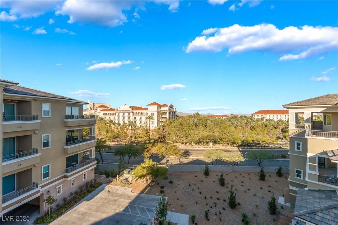 9132 Las Manaitas Avenue 401