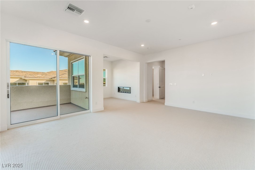 9132 Las Manaitas Avenue 401