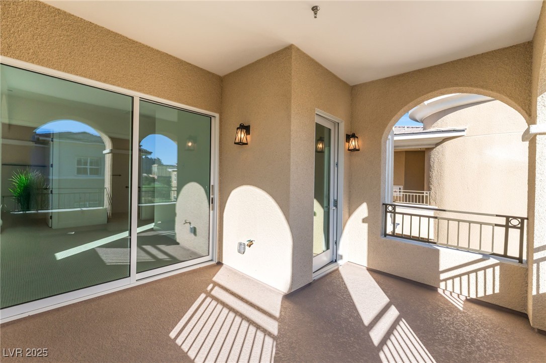 9132 Las Manaitas Avenue 401