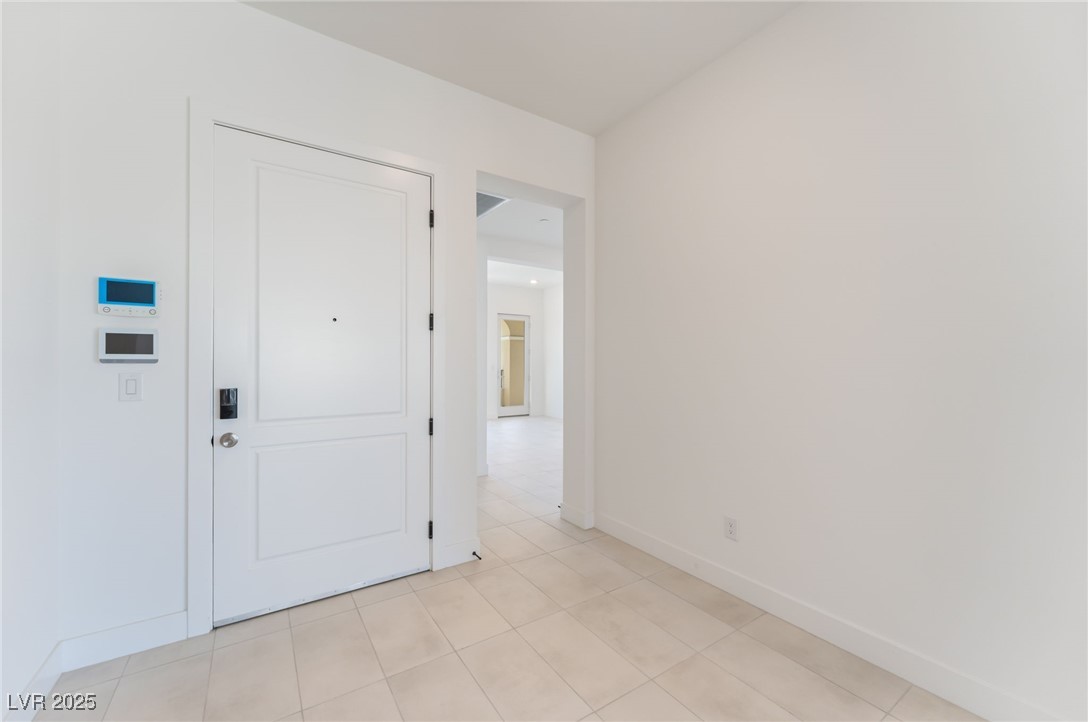 9132 Las Manaitas Avenue 401