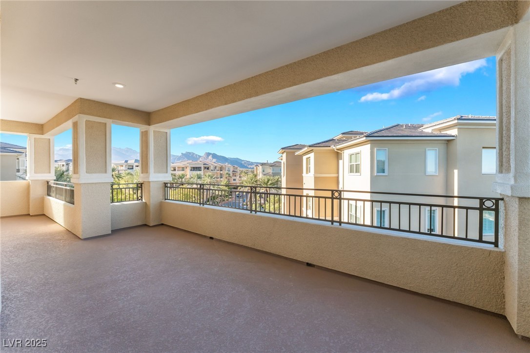 9132 Las Manaitas Avenue 401