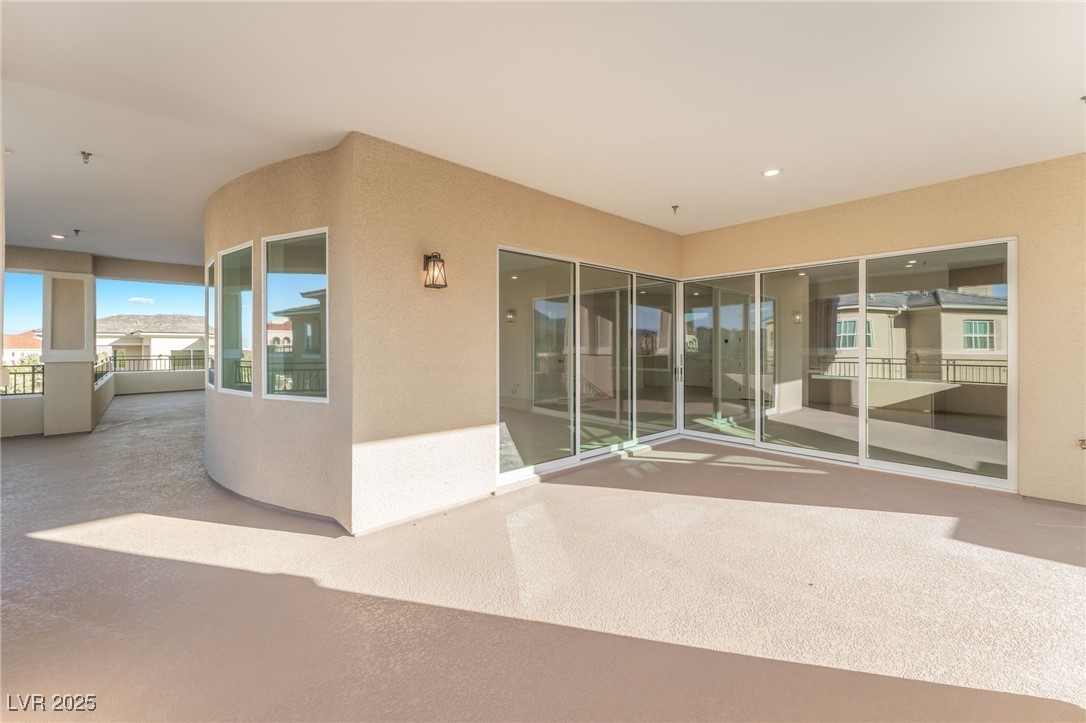 9132 Las Manaitas Avenue 401