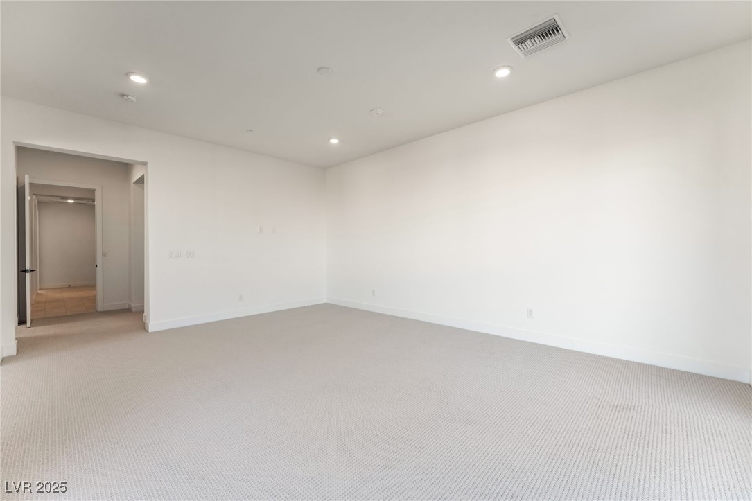 9132 Las Manaitas Avenue 401