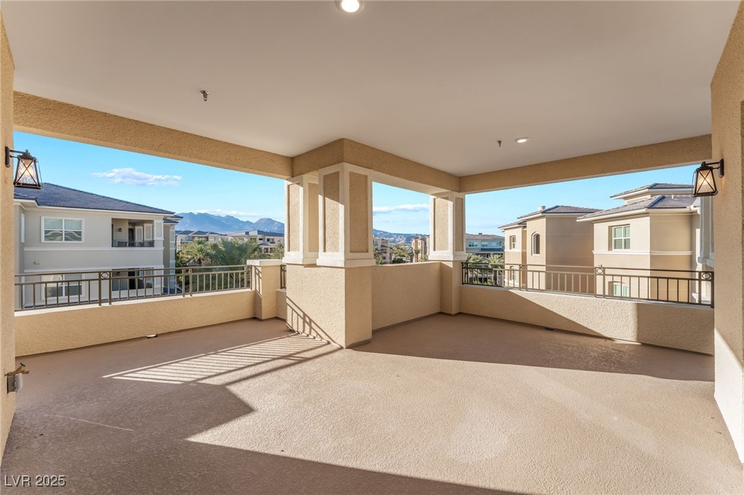 9132 Las Manaitas Avenue 401