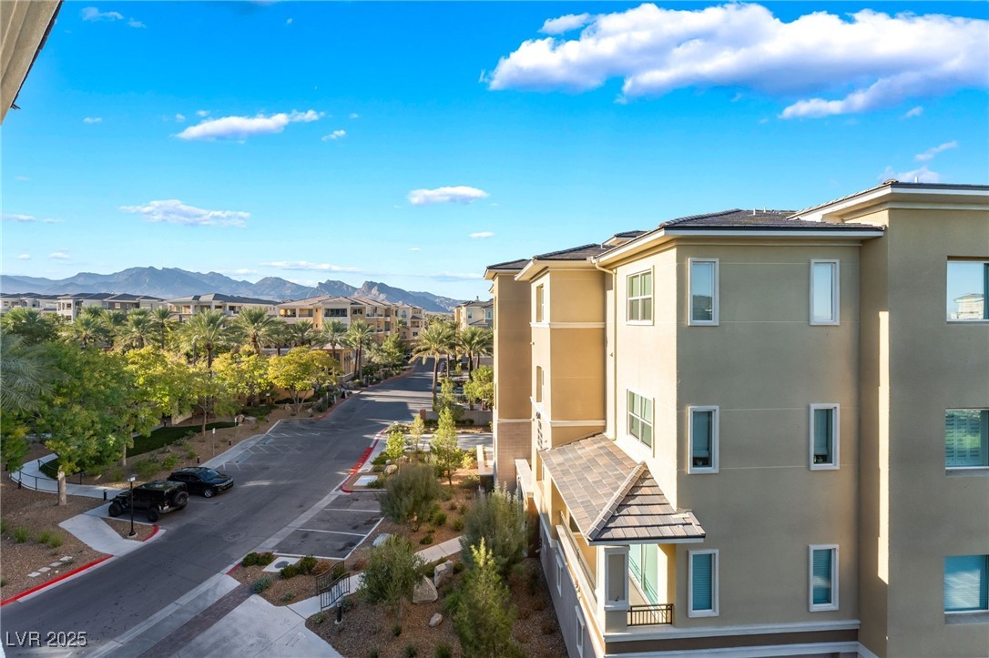 9132 Las Manaitas Avenue 401