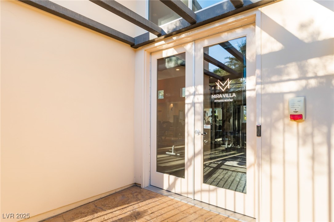 9132 Las Manaitas Avenue 401