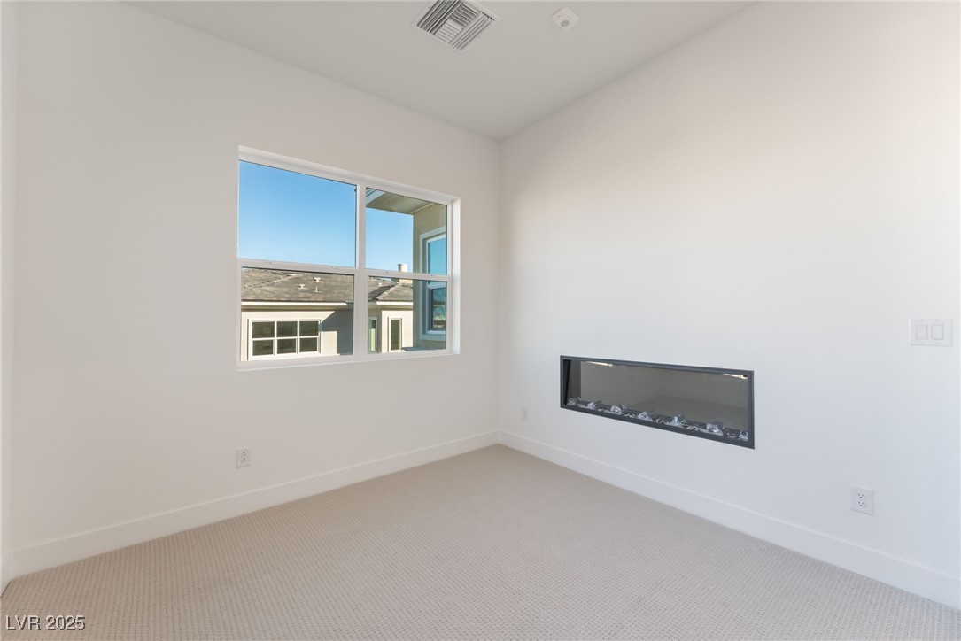 9132 Las Manaitas Avenue 401