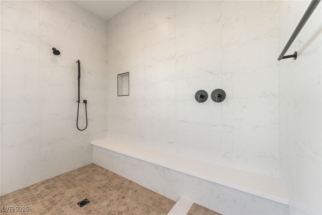 9132 Las Manaitas Avenue 401