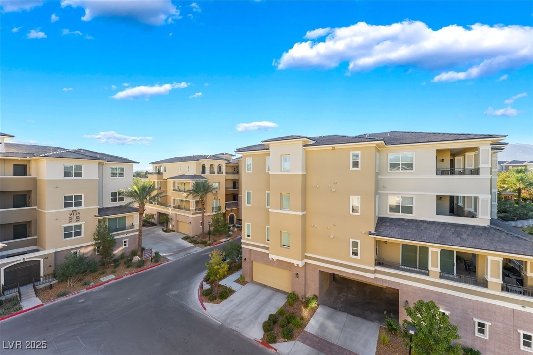 9132 Las Manaitas Avenue 401