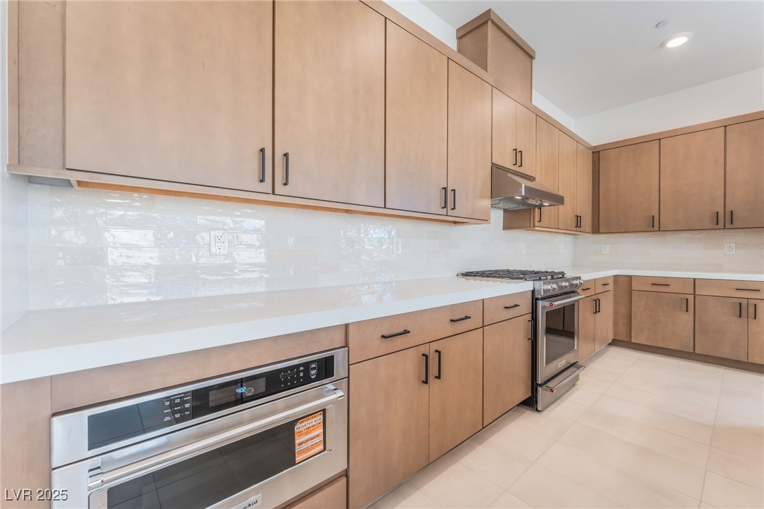 9132 Las Manaitas Avenue 401