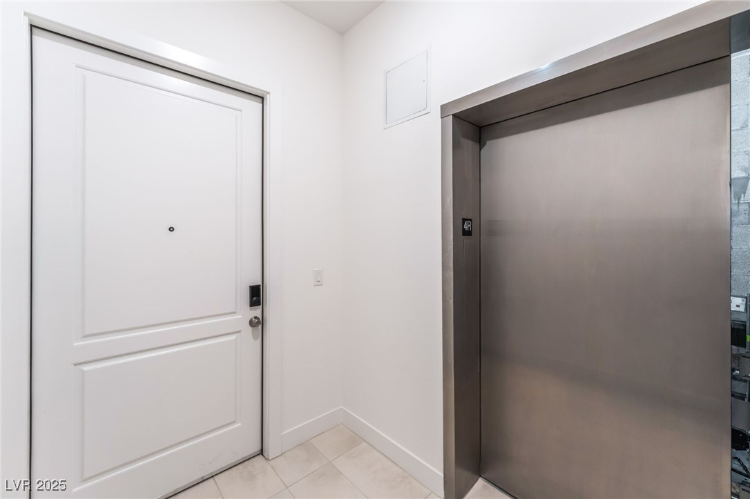 9132 Las Manaitas Avenue 401