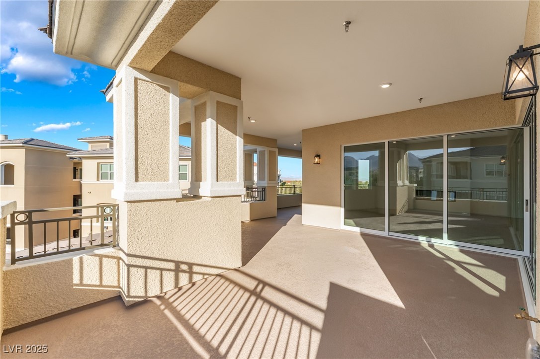 9132 Las Manaitas Avenue 401