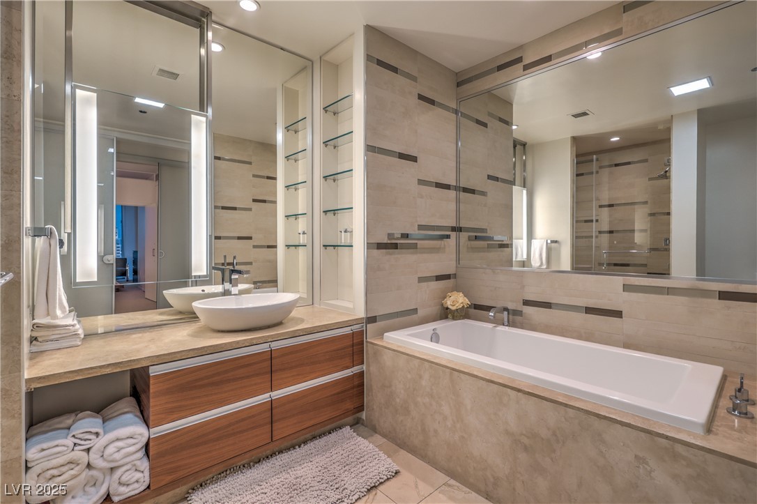 3726 Las Vegas Boulevard 3105