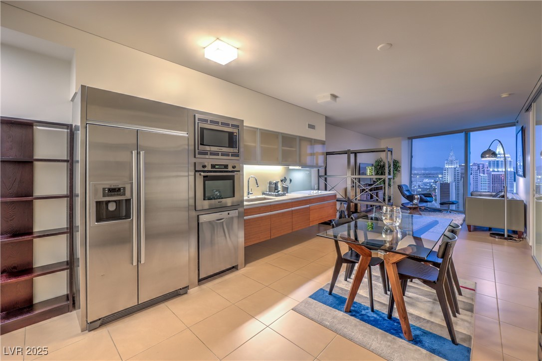 3726 Las Vegas Boulevard 3105