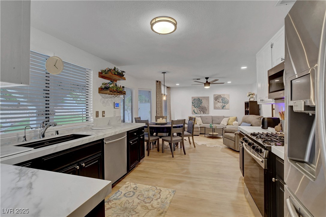 2825 Waterview Drive