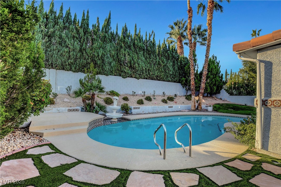 2825 Waterview Drive