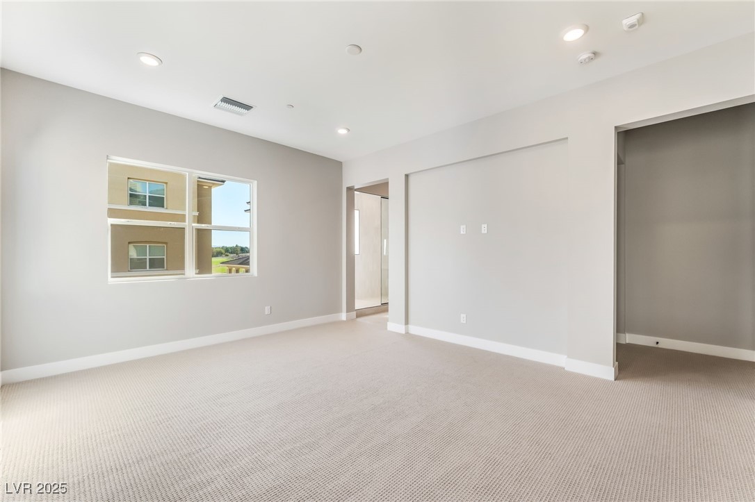 9132 Las Manaitas Avenue 302