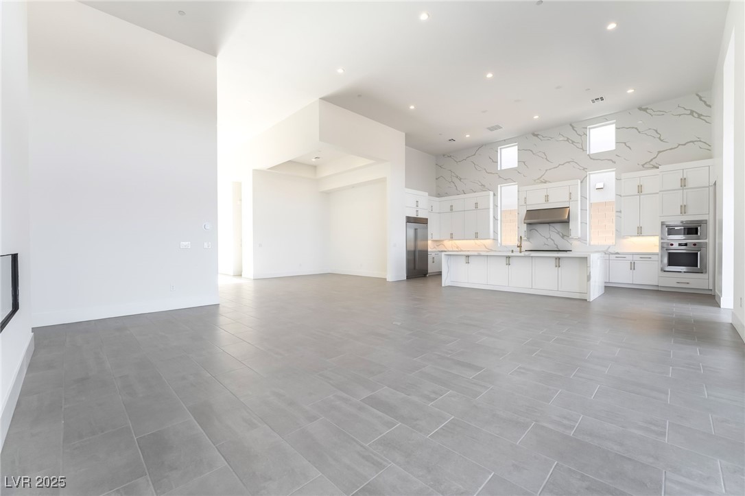 10904 Vista Altura Avenue