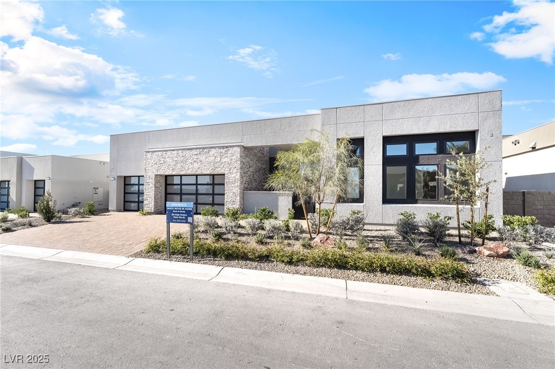 4811 Verde Bloom Street