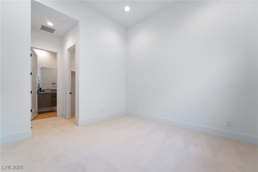 4811 Verde Bloom Street