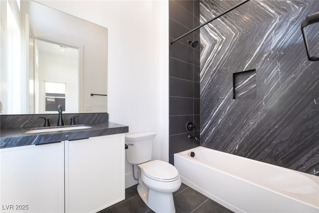 4811 Verde Bloom Street