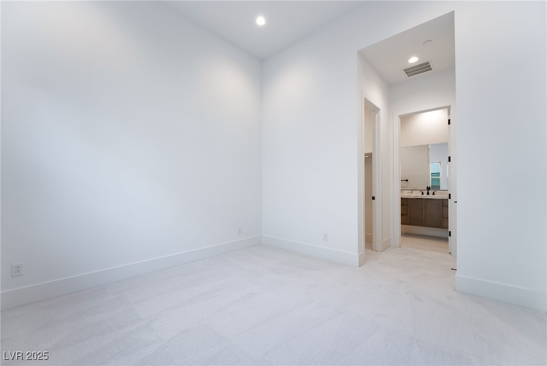 4811 Verde Bloom Street