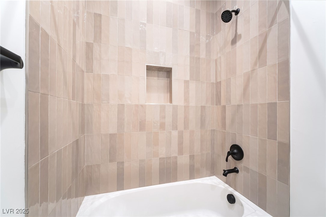 4811 Verde Bloom Street