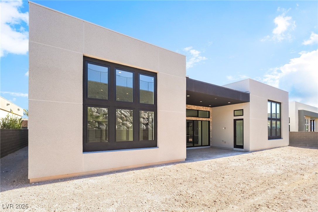 4811 Verde Bloom Street