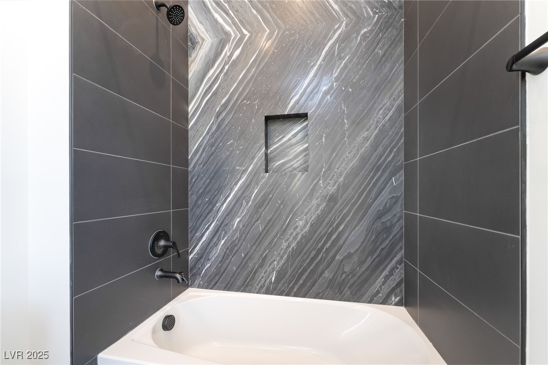 4811 Verde Bloom Street