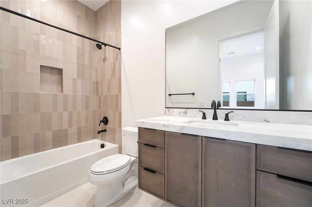 4811 Verde Bloom Street