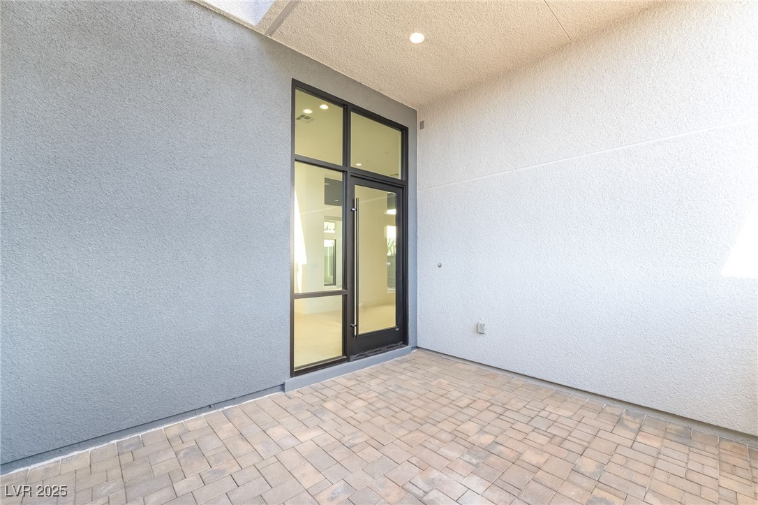 4811 Verde Bloom Street