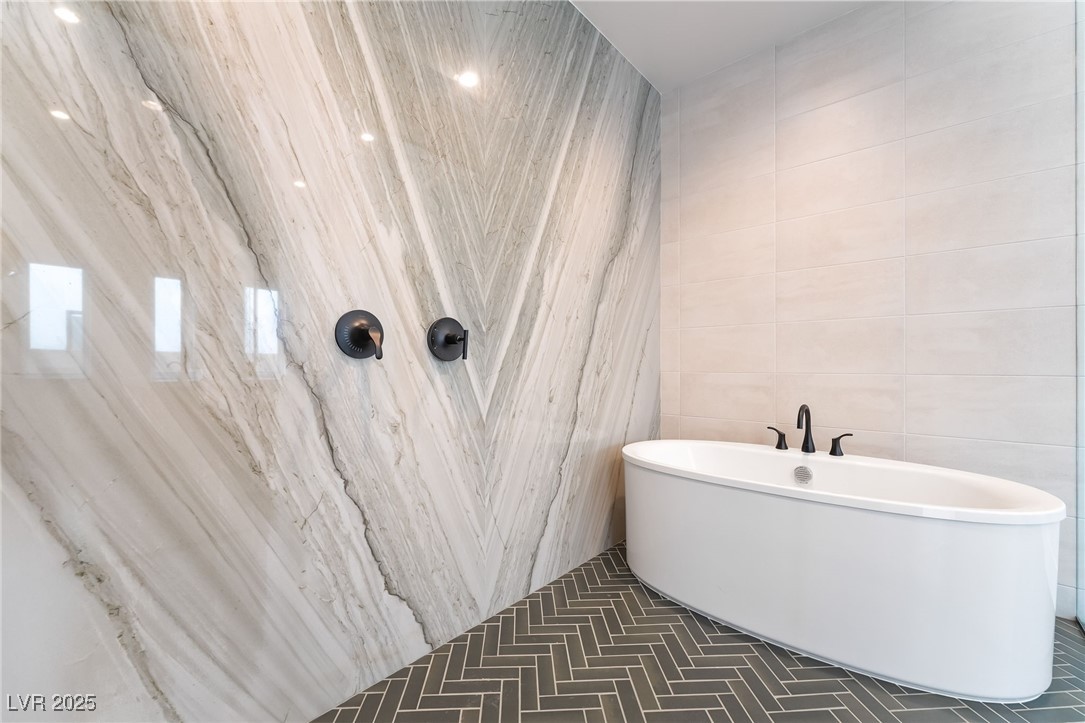 4811 Verde Bloom Street