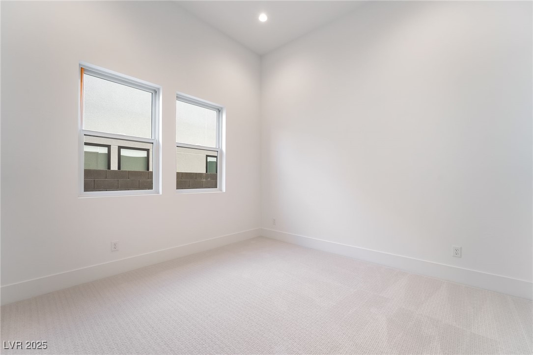 4811 Verde Bloom Street