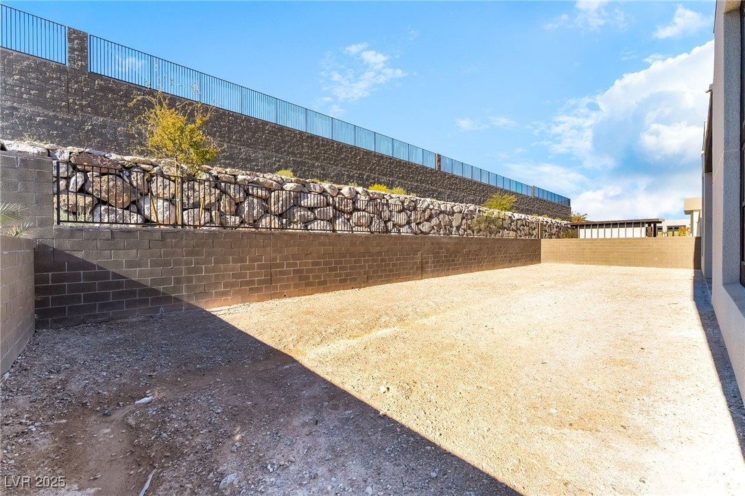 4811 Verde Bloom Street