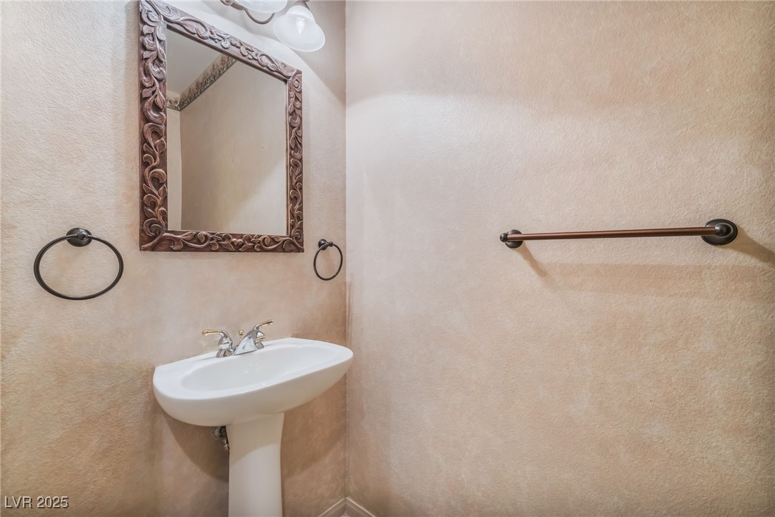 3512 Natural View Street