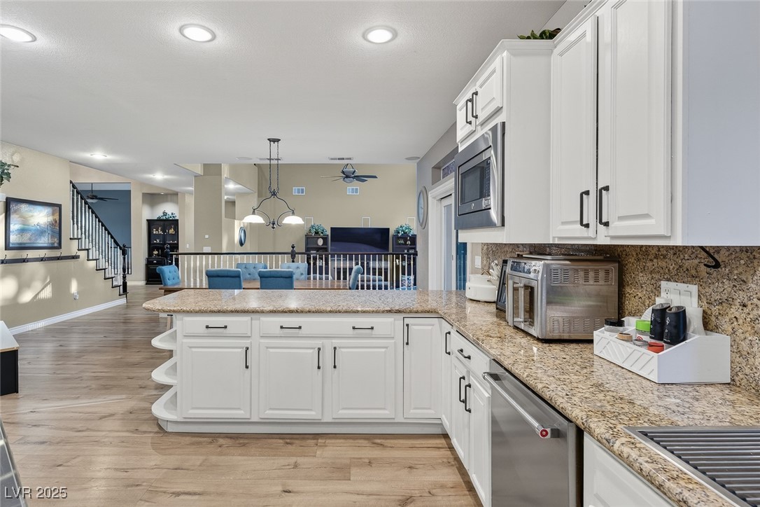 7631 Man O War Street