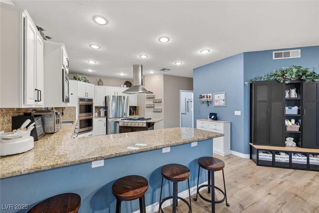 7631 Man O War Street