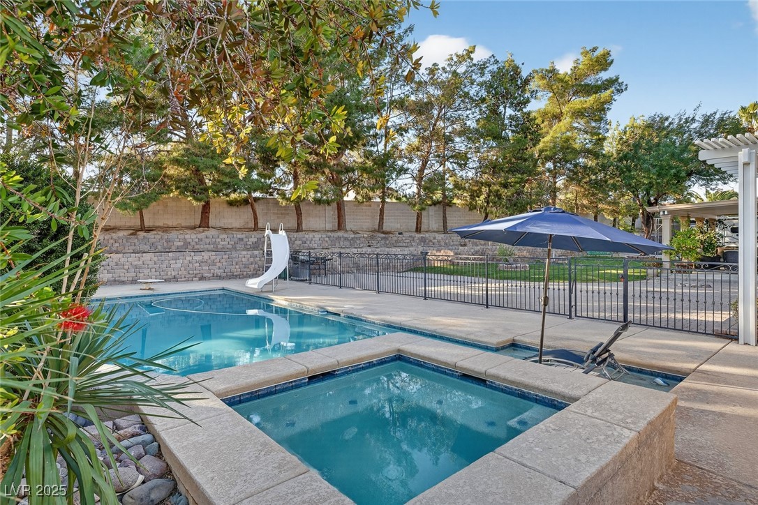 7631 Man O War Street