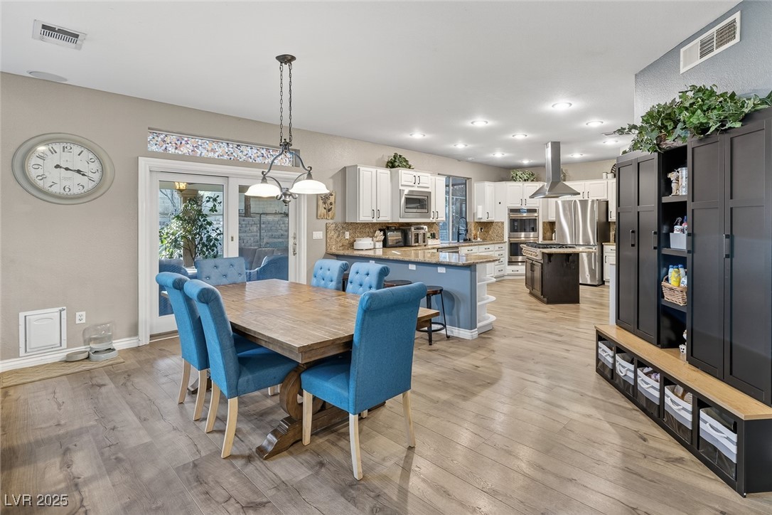 7631 Man O War Street