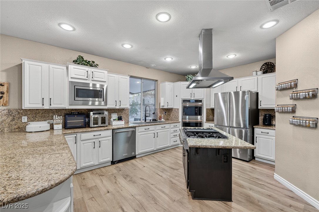 7631 Man O War Street