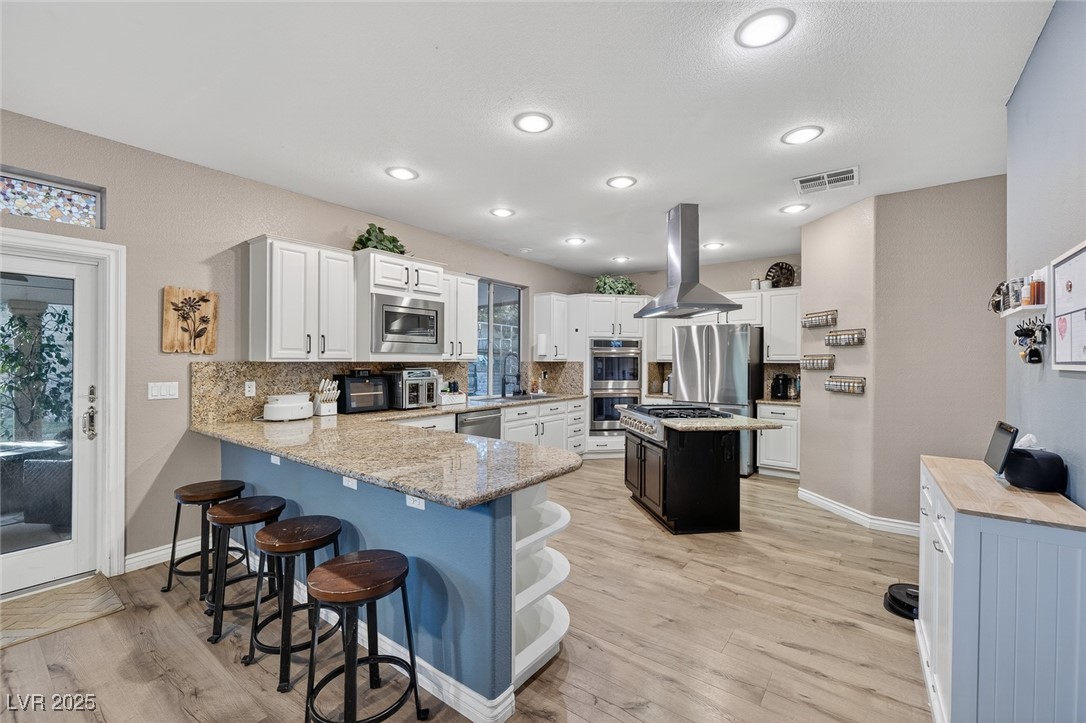 7631 Man O War Street