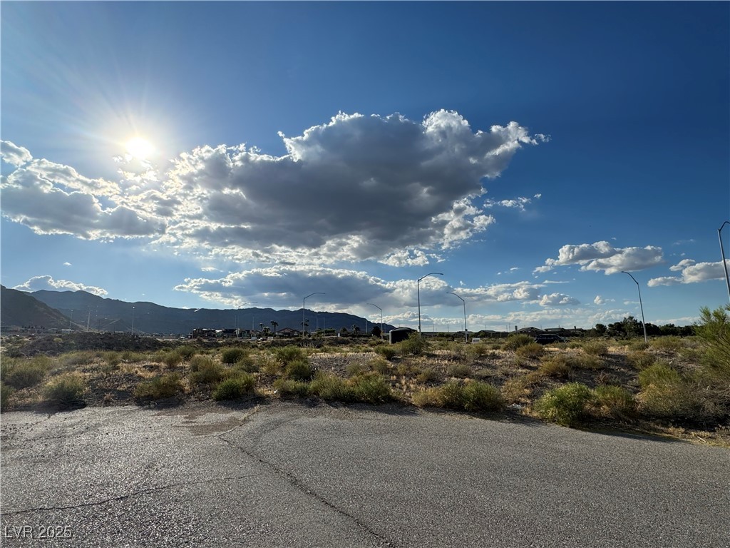 5575 Michelli Crest Way