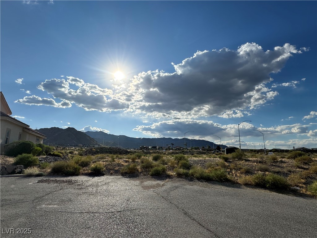 5575 Michelli Crest Way