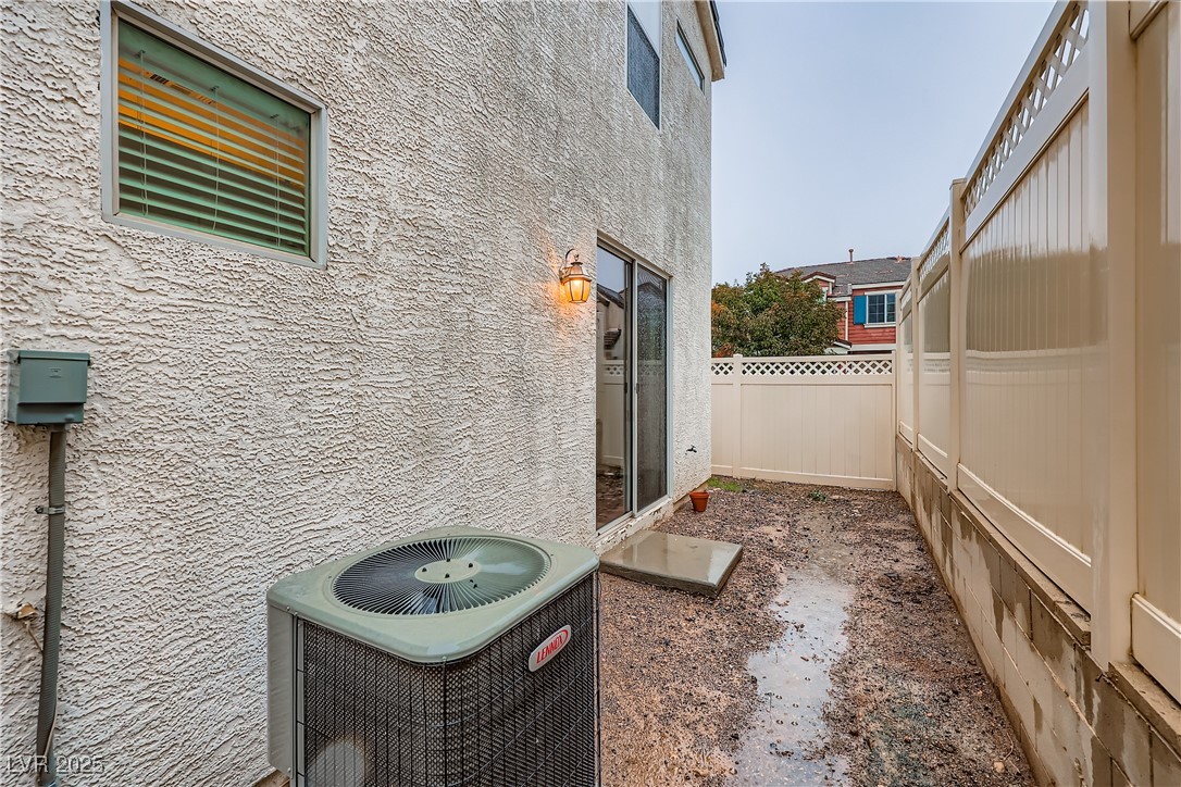 1719 Summer Blush Avenue