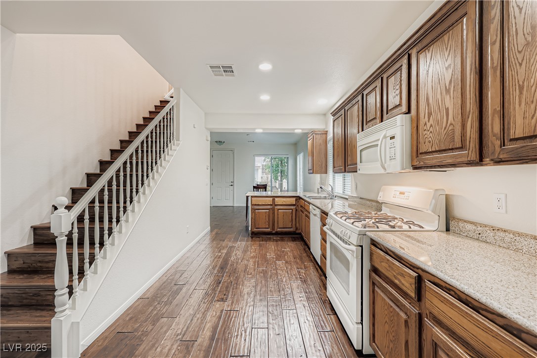 1719 Summer Blush Avenue