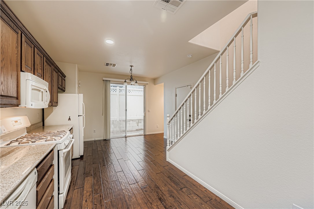 1719 Summer Blush Avenue