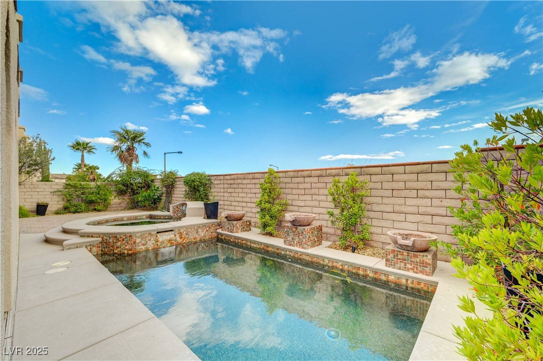 12121 Las Hurdes Avenue