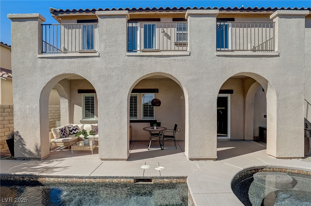 12121 Las Hurdes Avenue