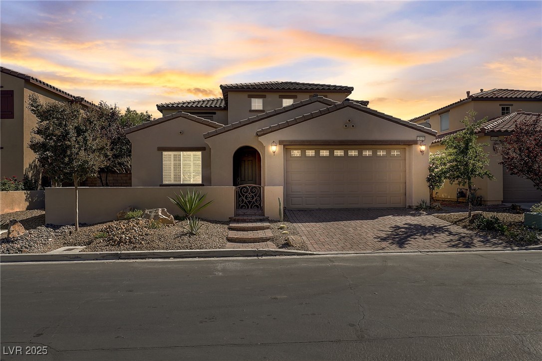 12121 Las Hurdes Avenue